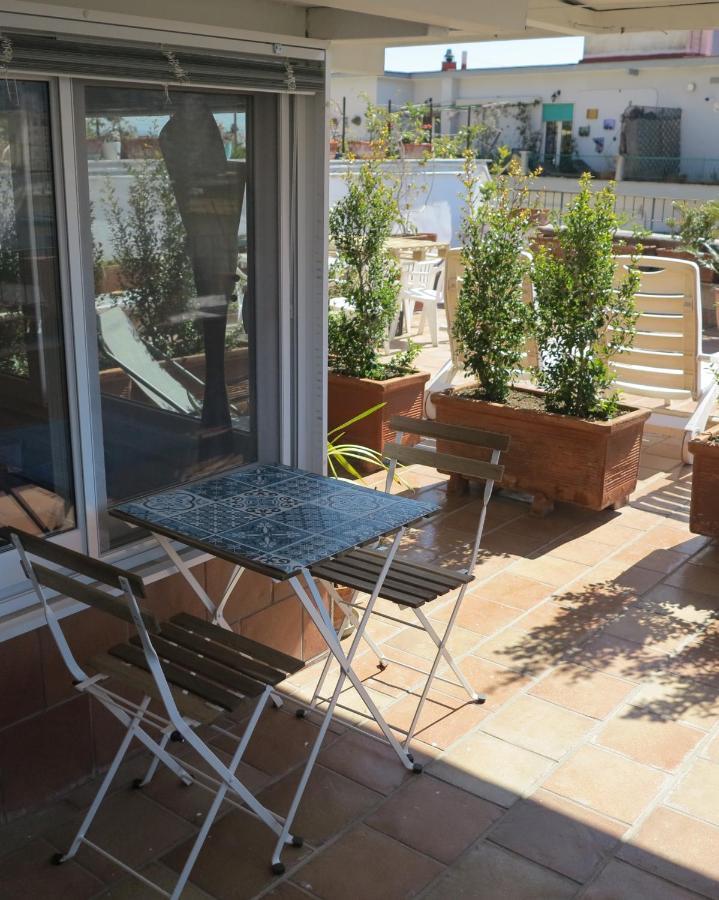Bonbonniere In Chiaia District Apartment Наполи Екстериор снимка